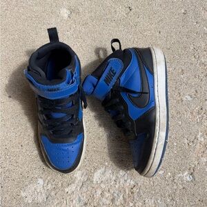 Nike Kids Mid-Top Sneakers in Blue and Black